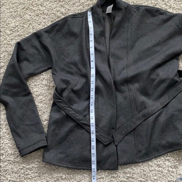 Ivivva (Lululemon for Kids) Make It A Wrap Sweatshirt/Jacket - Picture 3 of 8